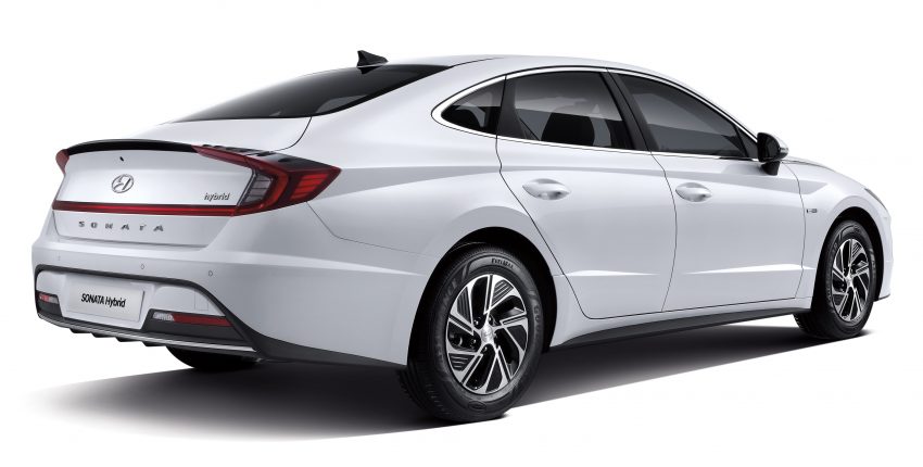 全新八代 Hyundai Sonata Hybrid，搭载太阳能充电车顶 102108