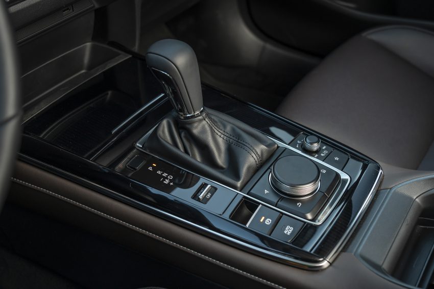 原厂发布 Mazda CX-30 官方宣传图，近期欧洲地区上市 101104