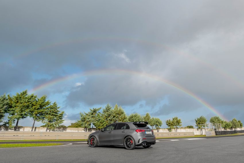 新一代 Mercedes-AMG A45 S 4Matic+ 正式登场，新增漂移模式，最大输出功率达 421 PS／500 Nm，3.9秒破百！ 100001