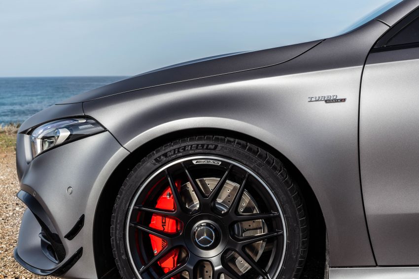 新一代 Mercedes-AMG A45 S 4Matic+ 正式登场，新增漂移模式，最大输出功率达 421 PS／500 Nm，3.9秒破百！ 100007