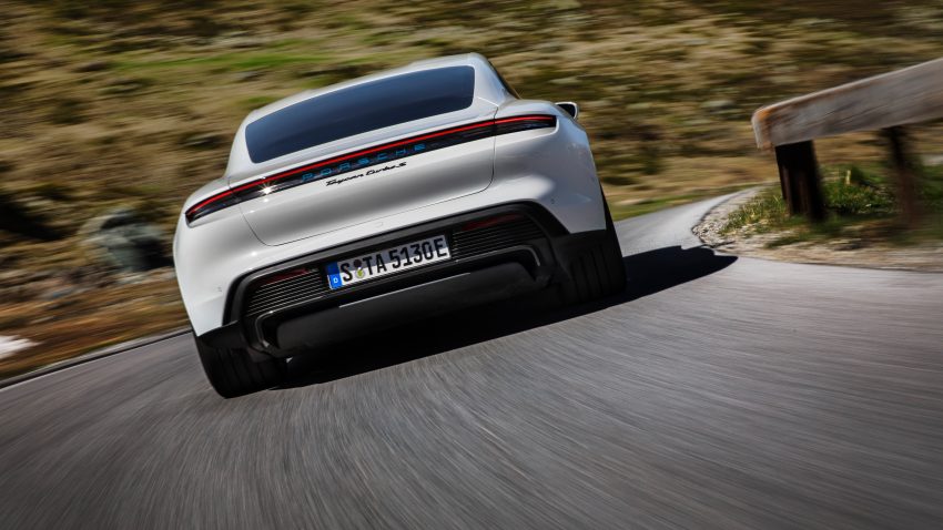 首款纯电动车面世, Porsche Taycan 全球首发, 2.8秒破百 104951