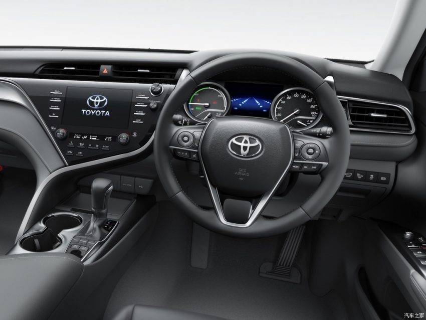 日规版 Toyota Camry 将推出小升级版，搭载电子四轮驱动系统，新荧幕主机，支援 Apple CarPlay 和 Android Auto 107096