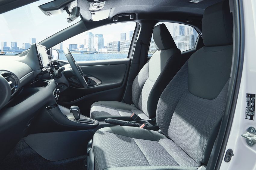 日本发布全新 Toyota Yaris，搭载1.5三缸Dynamic Force引擎，追加Hybrid四驱版本，首次采用TNGA模组化底盘 108207