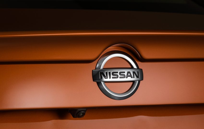 全新大改款 Nissan Sentra 洛杉矶车展亮相，配备比中国版 Sylphy 还要丰富，换装2.0升引擎，明年开始在北美交付 111345