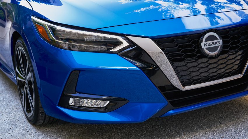 全新大改款 Nissan Sentra 洛杉矶车展亮相，配备比中国版 Sylphy 还要丰富，换装2.0升引擎，明年开始在北美交付 111363