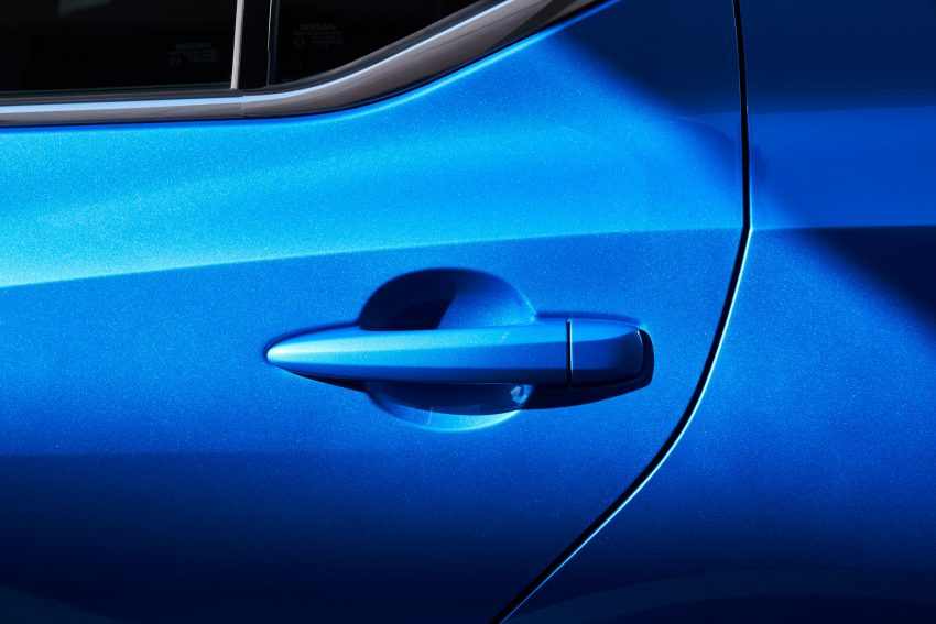 全新大改款 Nissan Sentra 洛杉矶车展亮相，配备比中国版 Sylphy 还要丰富，换装2.0升引擎，明年开始在北美交付 111368