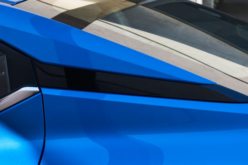全新大改款 Nissan Sentra 洛杉矶车展亮相，配备比中国版 Sylphy 还要丰富，换装2.0升引擎，明年开始在北美交付 111369