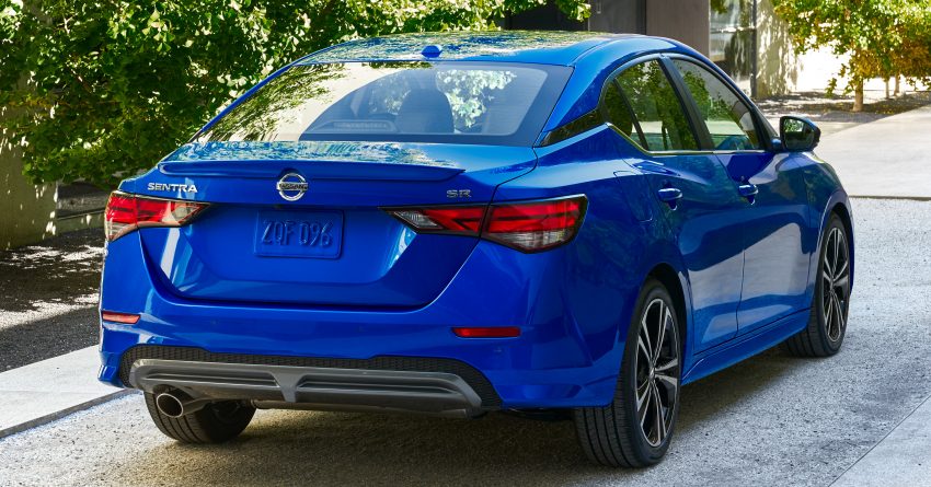 全新大改款 Nissan Sentra 洛杉矶车展亮相，配备比中国版 Sylphy 还要丰富，换装2.0升引擎，明年开始在北美交付 111370