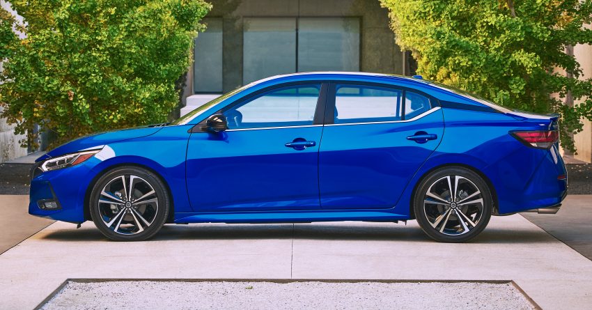 全新大改款 Nissan Sentra 洛杉矶车展亮相，配备比中国版 Sylphy 还要丰富，换装2.0升引擎，明年开始在北美交付 111378