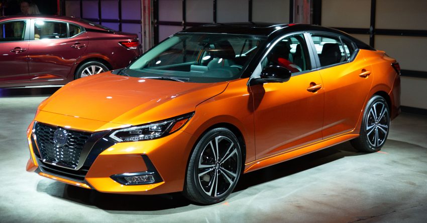 全新大改款 Nissan Sentra 洛杉矶车展亮相，配备比中国版 Sylphy 还要丰富，换装2.0升引擎，明年开始在北美交付 111382