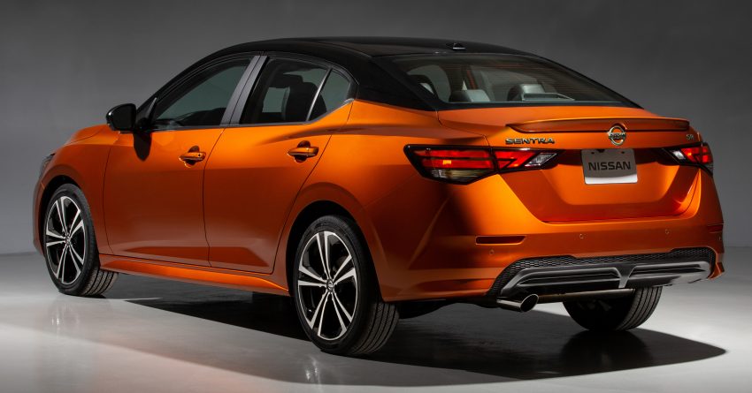全新大改款 Nissan Sentra 洛杉矶车展亮相，配备比中国版 Sylphy 还要丰富，换装2.0升引擎，明年开始在北美交付 111352