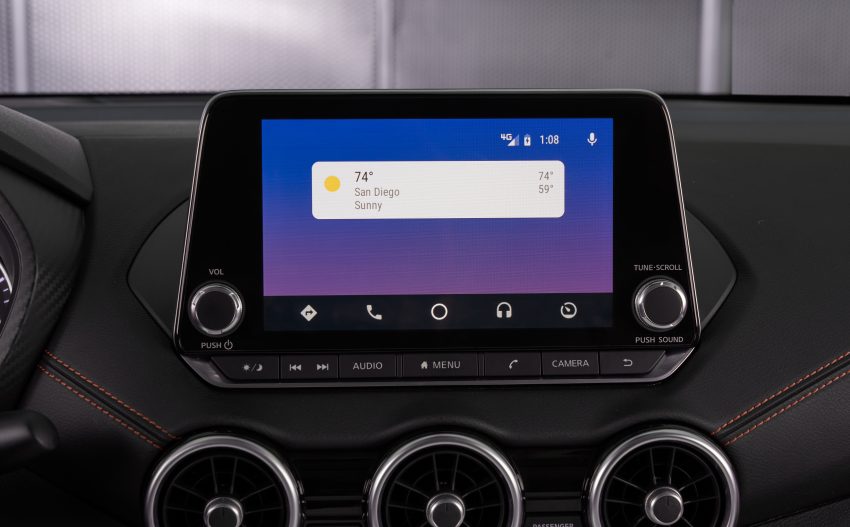 全新大改款 Nissan Sentra 洛杉矶车展亮相，配备比中国版 Sylphy 还要丰富，换装2.0升引擎，明年开始在北美交付 111394