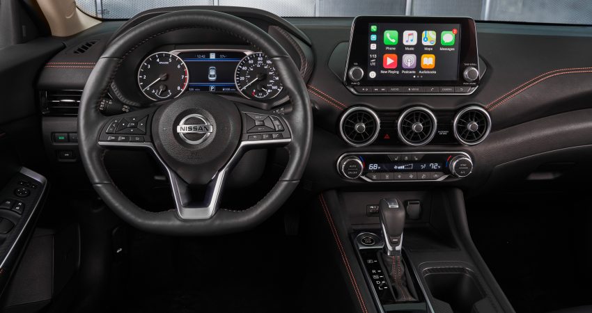全新大改款 Nissan Sentra 洛杉矶车展亮相，配备比中国版 Sylphy 还要丰富，换装2.0升引擎，明年开始在北美交付 111396