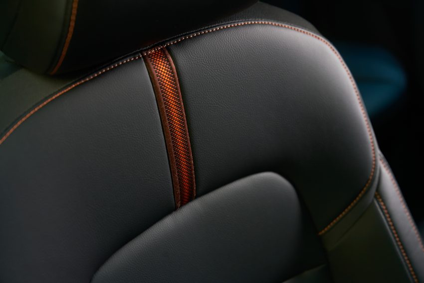 全新大改款 Nissan Sentra 洛杉矶车展亮相，配备比中国版 Sylphy 还要丰富，换装2.0升引擎，明年开始在北美交付 111398
