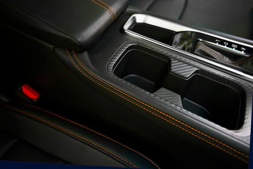 全新大改款 Nissan Sentra 洛杉矶车展亮相，配备比中国版 Sylphy 还要丰富，换装2.0升引擎，明年开始在北美交付 111399