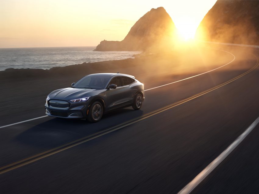 奔向纯电 SUV 时代的野马，Ford Mustang Mach-E 登场 111115