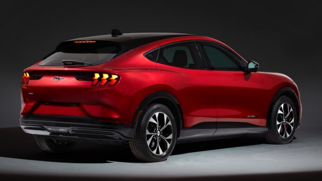 奔向纯电 SUV 时代的野马，Ford Mustang Mach-E 登场