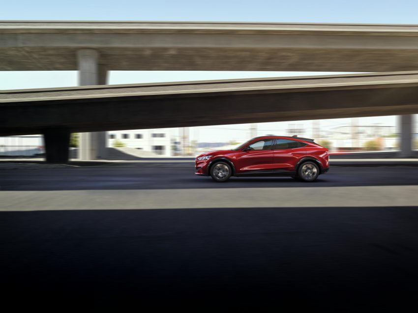 奔向纯电 SUV 时代的野马，Ford Mustang Mach-E 登场 111110