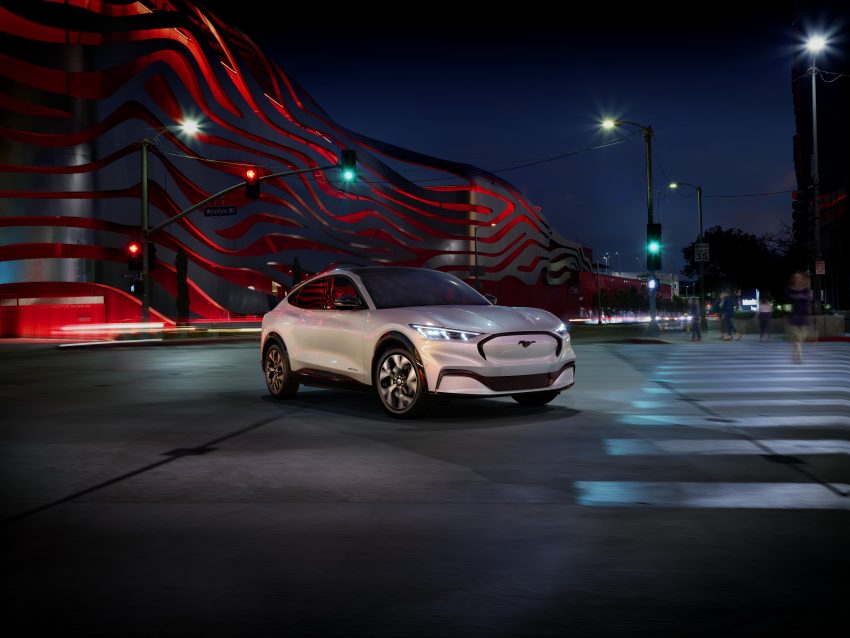 奔向纯电 SUV 时代的野马，Ford Mustang Mach-E 登场 111112