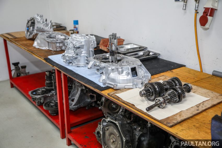 Proton R3 揭晓将参与本周末雪邦 1000KM 耐力赛的 Saga 赛车新涂装，设计源自 Design For Speed 竞赛的获胜者 111205