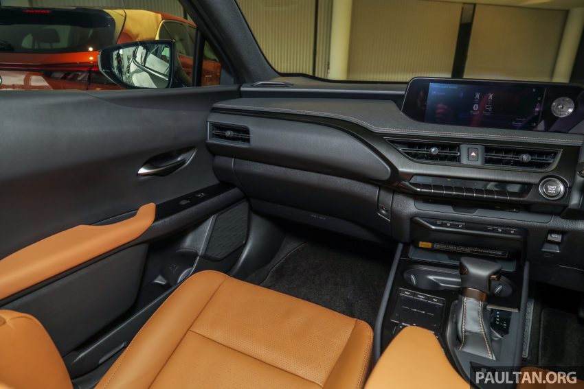 Lexus UX 200本地开放预订，三个等级价格从24.4万起 116352