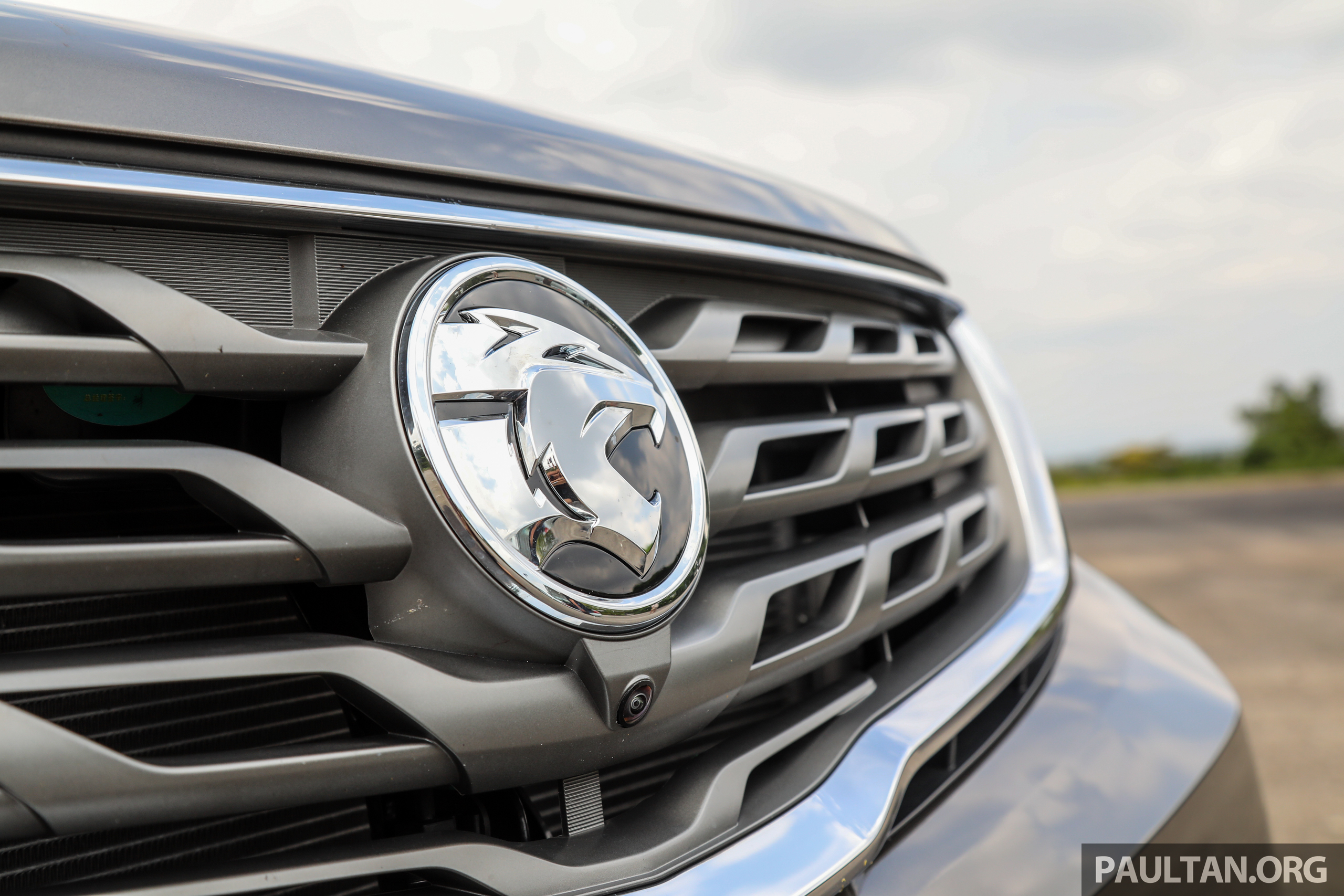 2021年卖出114,708辆新车，连续三年增长，宝腾创七年来全年最佳销量纪录！市占率达22.7%；Proton Saga 最畅销