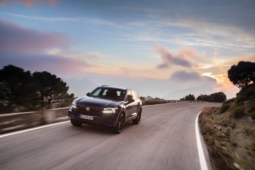 插电混动性能SUV！Volkswagen Touareg R 官图发布，搭载3.0升V6涡轮增压引擎，最大输出功率462 PS / 700 Nm 117072