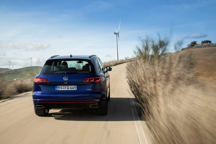 插电混动性能SUV！Volkswagen Touareg R 官图发布，搭载3.0升V6涡轮增压引擎，最大输出功率462 PS / 700 Nm 117073