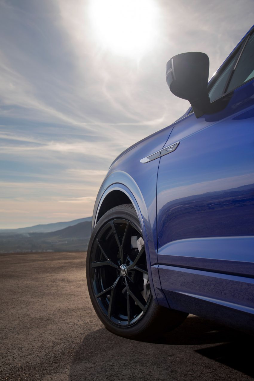 插电混动性能SUV！Volkswagen Touareg R 官图发布，搭载3.0升V6涡轮增压引擎，最大输出功率462 PS / 700 Nm 117095