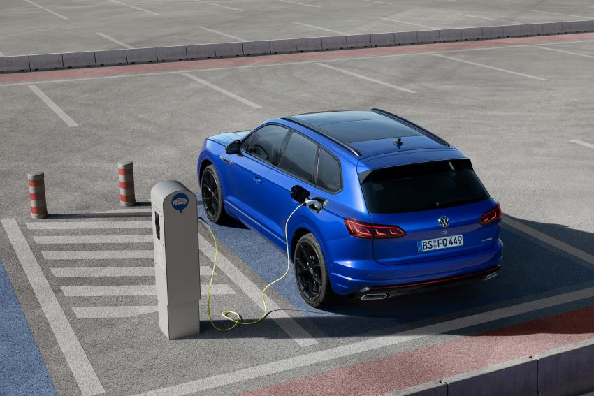 插电混动性能SUV！Volkswagen Touareg R 官图发布，搭载3.0升V6涡轮增压引擎，最大输出功率462 PS / 700 Nm 117098