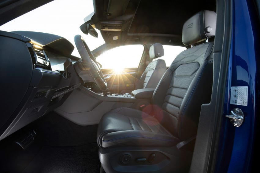 插电混动性能SUV！Volkswagen Touareg R 官图发布，搭载3.0升V6涡轮增压引擎，最大输出功率462 PS / 700 Nm 117107