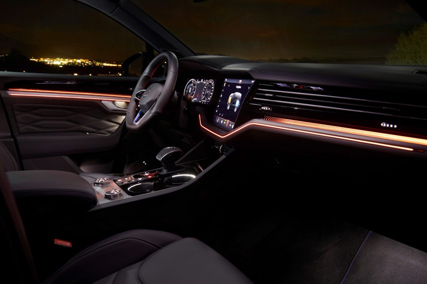插电混动性能SUV！Volkswagen Touareg R 官图发布，搭载3.0升V6涡轮增压引擎，最大输出功率462 PS / 700 Nm 117110