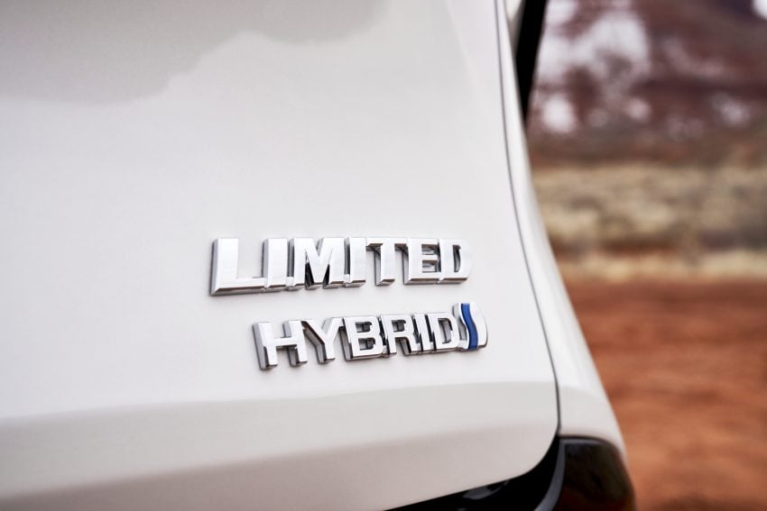 全新 2021 Toyota Sienna 正式发布，有运动版可选！搭载 2.5L Dynamic Force 引擎混动系统，内建吸尘机和冰箱 122158