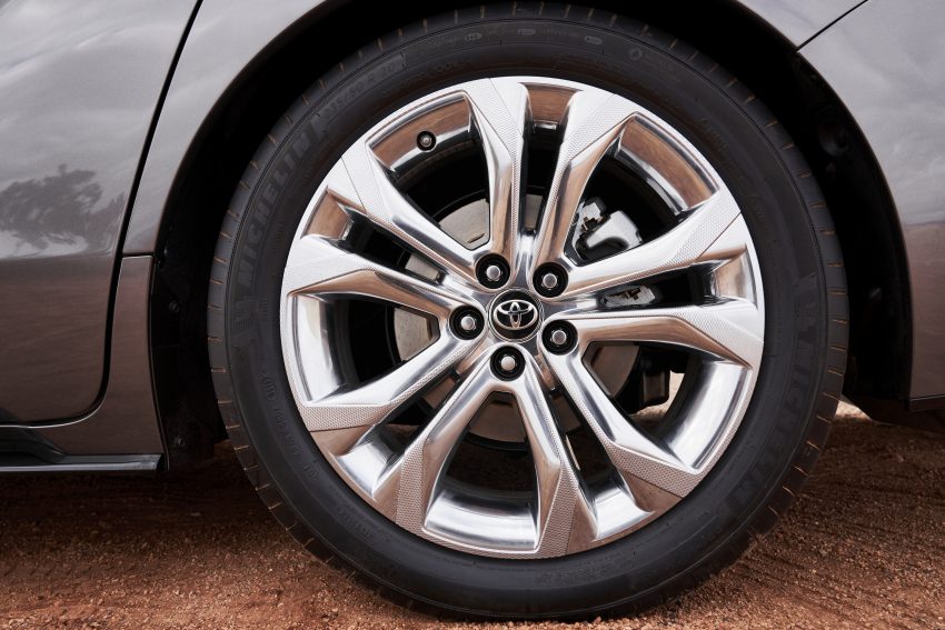 全新 2021 Toyota Sienna 正式发布，有运动版可选！搭载 2.5L Dynamic Force 引擎混动系统，内建吸尘机和冰箱 122174