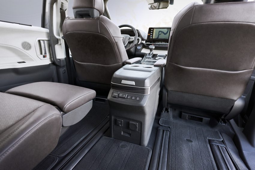 全新 2021 Toyota Sienna 正式发布，有运动版可选！搭载 2.5L Dynamic Force 引擎混动系统，内建吸尘机和冰箱 122177