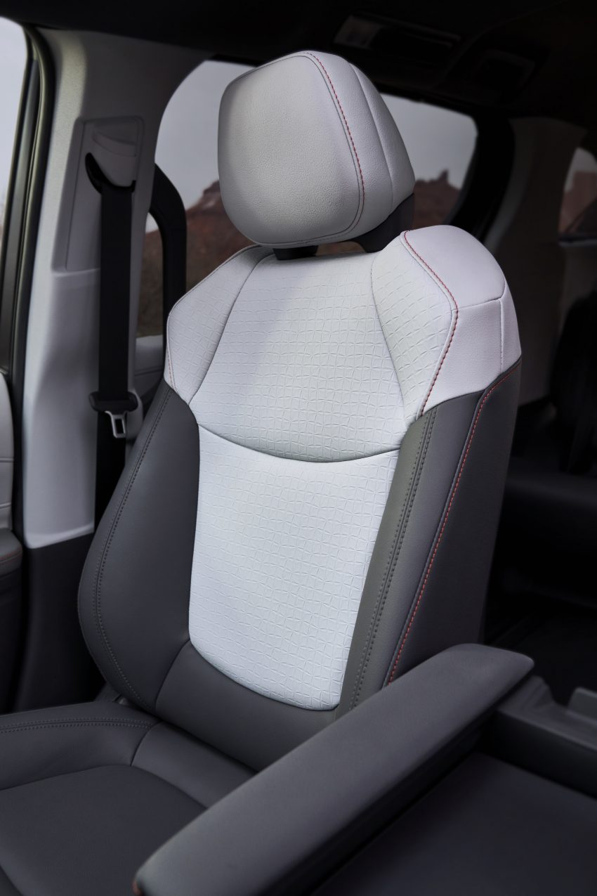 全新 2021 Toyota Sienna 正式发布，有运动版可选！搭载 2.5L Dynamic Force 引擎混动系统，内建吸尘机和冰箱 122193