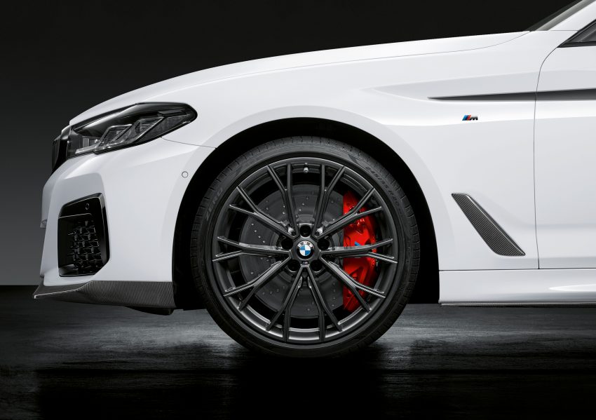 G30 BMW 5 Series LCI 专属 M Performance 套件上身 122911