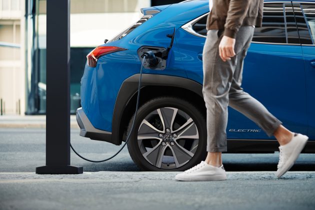 对自家技术极具信心, Lexus UX 300e 电池享百万公里保固