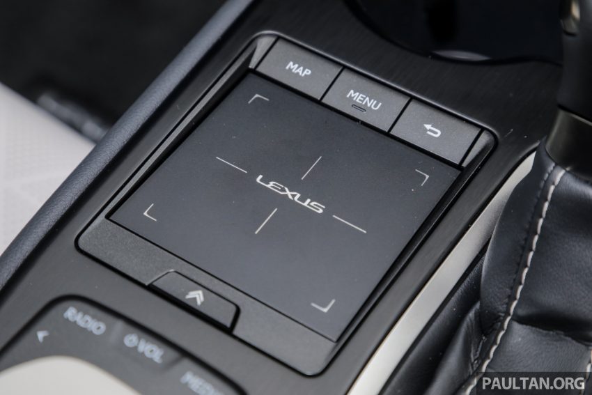 新车试驾: Lexus UX 200 Luxury, 适合都会女性的时尚选择 126184