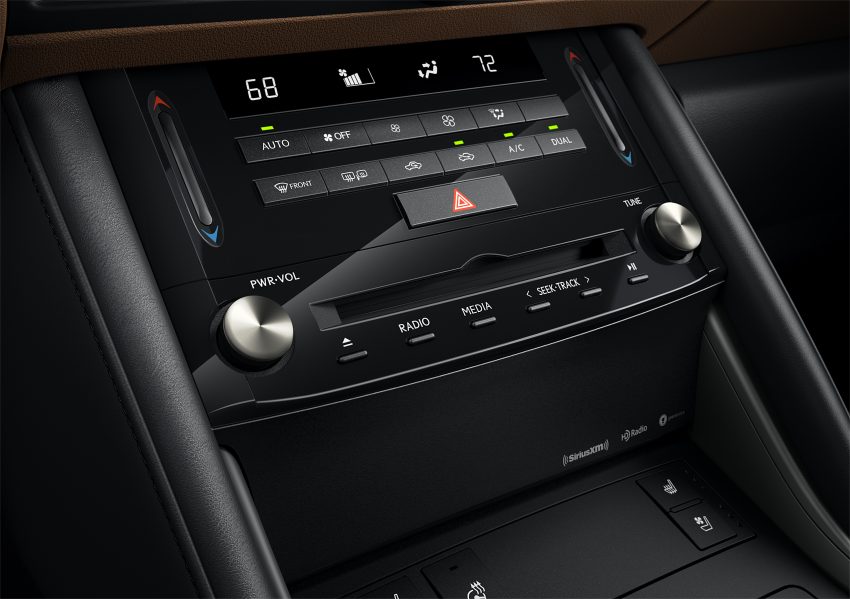 2021 Lexus IS 正式亮相！提供三种动力选项，外表更张扬 124557