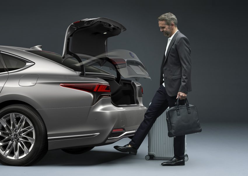 五代 Lexus LS 小改款面世, 从停车场到公路皆半自动驾驶 127355