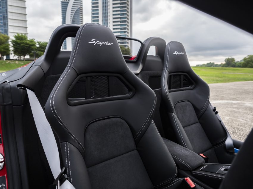 2020 Porsche 718 Spyder 和 Cayman GT4 本地上市！搭载4.0L水平对卧引擎，可榨出420 PS马力，售RM970k起 Image #128377