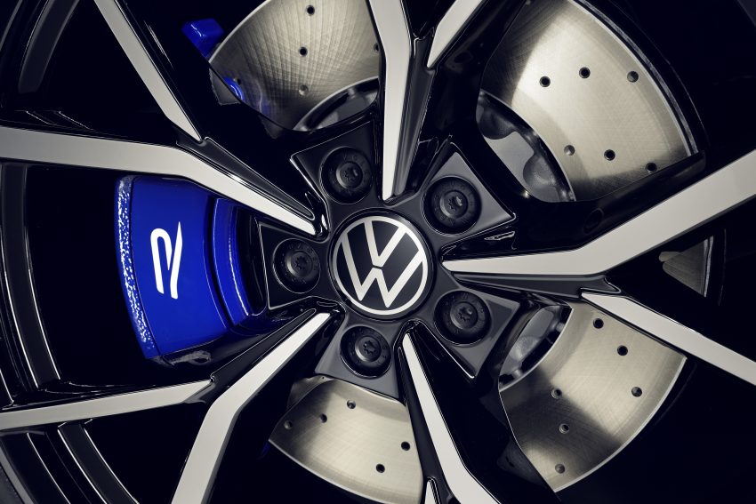 2020 Volkswagen Tiguan 小改款官图正式发布，配备更丰富，新增 eHybrid 插电式油电混动版，以及“R”性能版车型 126814
