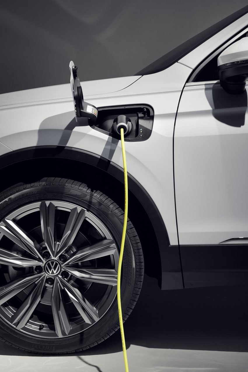 2020 Volkswagen Tiguan 小改款官图正式发布，配备更丰富，新增 eHybrid 插电式油电混动版，以及“R”性能版车型 126804