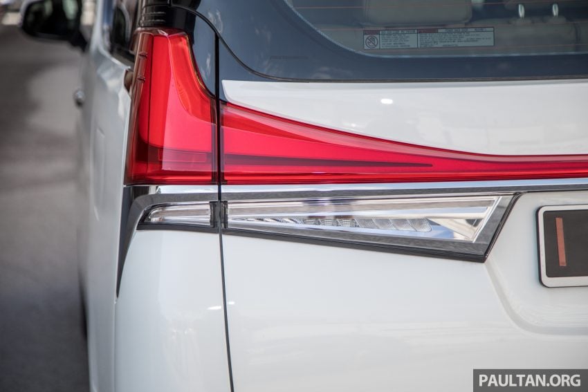 采用原厂套件改装, Toyota Alphard 改头换面成 Lexus LM 128236