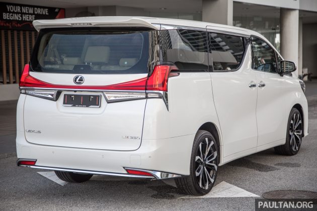 采用原厂套件改装, Toyota Alphard 改头换面成 Lexus LM