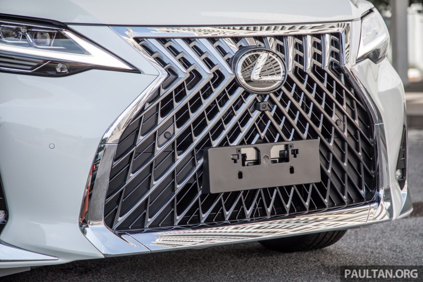 采用原厂套件改装, Toyota Alphard 改头换面成 Lexus LM 128223