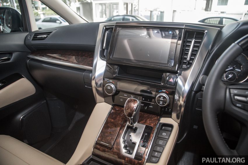 采用原厂套件改装, Toyota Alphard 改头换面成 Lexus LM 128247