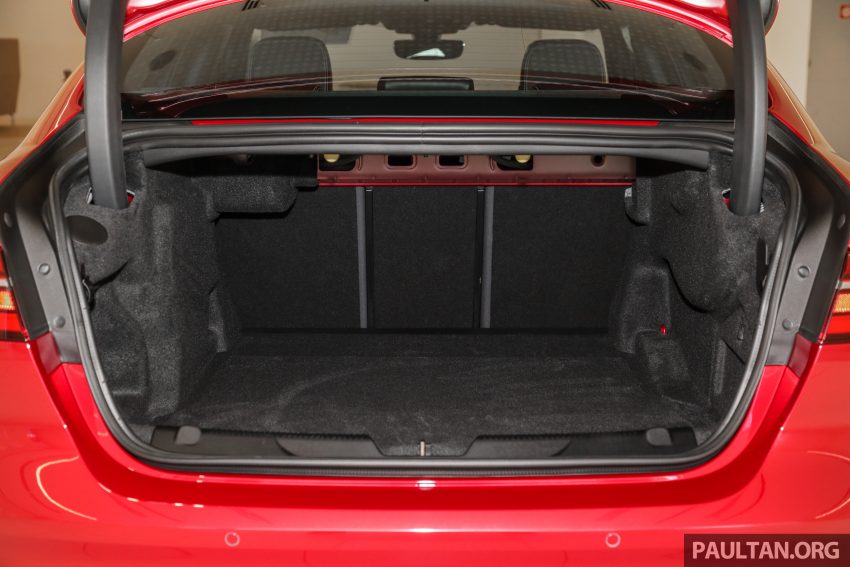 图集：小改款 Jaguar XE P300 R-Dynamic，售RM396k 133098