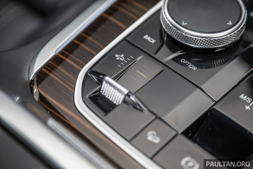 图集：插电式混动版 G05 BMW X5 xDrive45e，免SST后售RM441k；总价值4.3万令吉的 M Performance 套件上身 131879